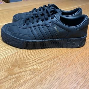 Adidas Black Samba Rose. Women’s 7